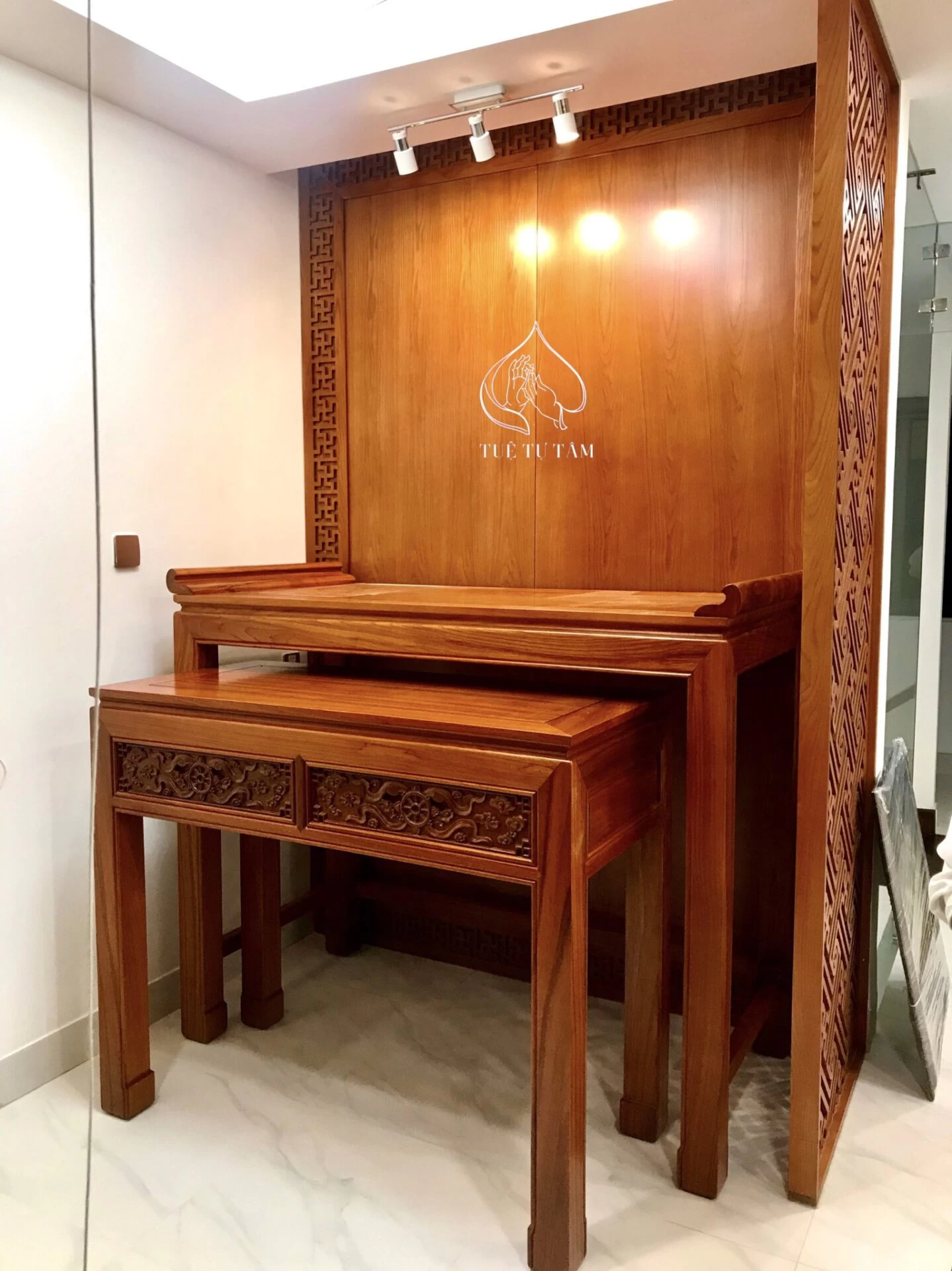 BÀN THỜ NHỊ CẤP GÕ ĐỎ