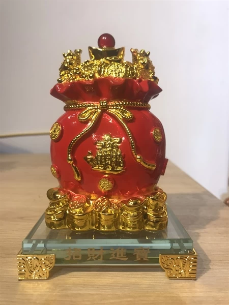 Túi tiền đỏ tài lộc