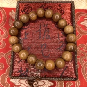 Vòng tay gỗ bách xanh